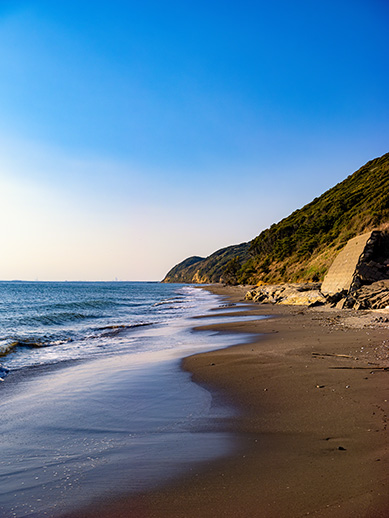 「猿の惑星」の海岸、富津市磯根崎を撮る。